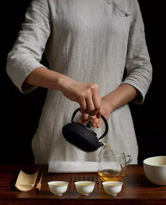 茶喝多了，变成这样了