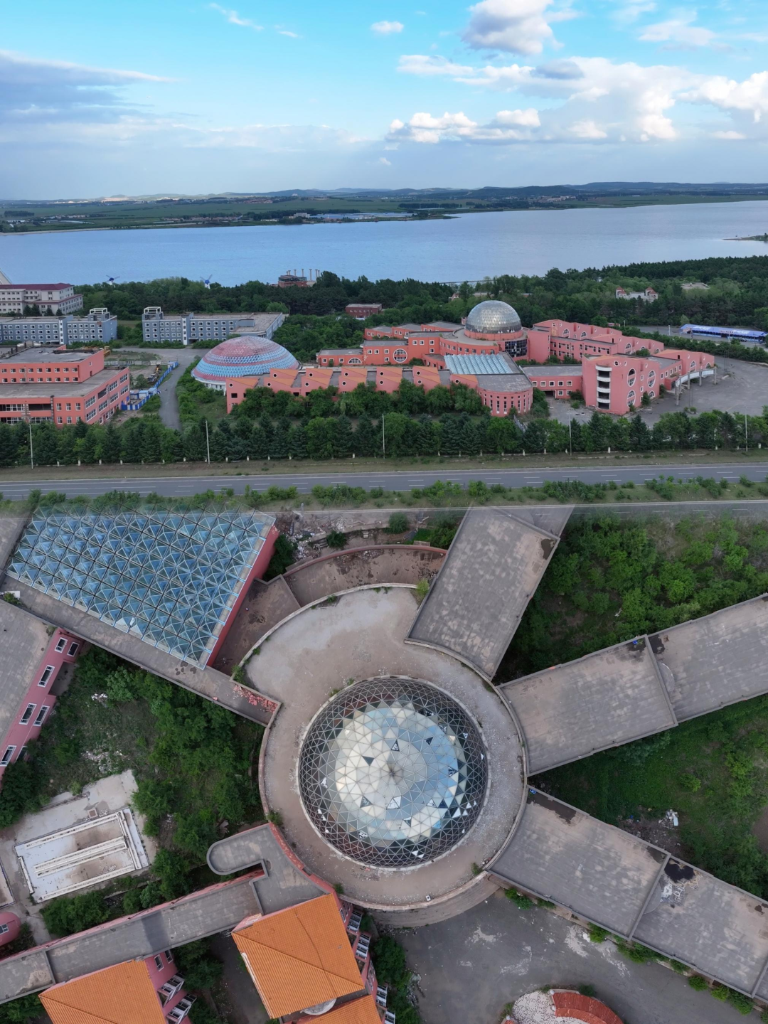 因为那是我的母校,坐落于长春市九台区的东北师范大学附属小学旧址