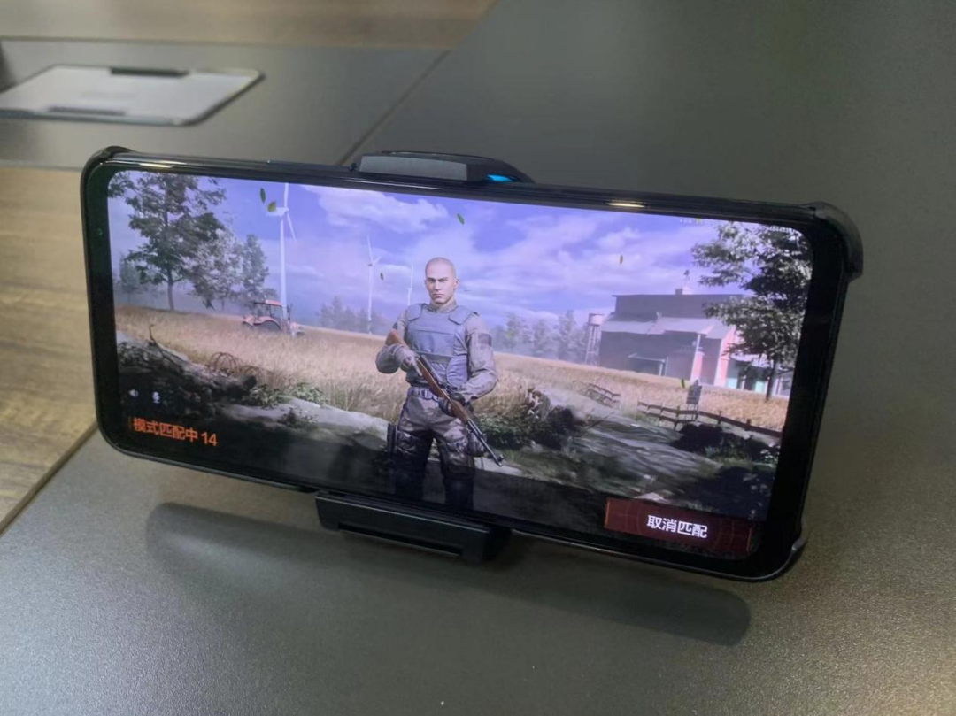 暗区突围挂怎么开