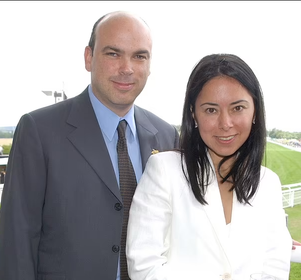豪华游艇被龙卷风拍碎！“英国比尔盖茨”父女失踪，幸存者：游艇惨被抛飞！眼睛一片漆黑，无法睁开...（视频/组图） - 16