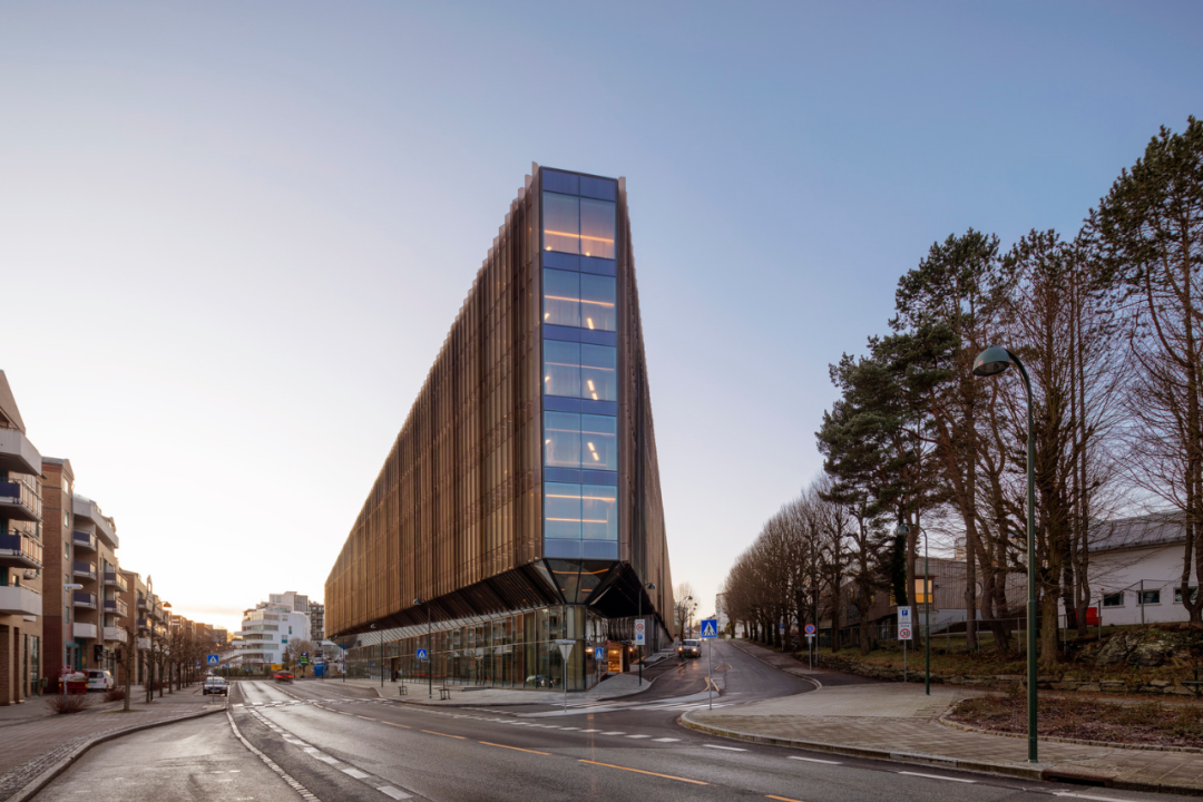 4.7�ڵ��ܲ���¥��һ���ֽû�У�ԭ��ľ�ṹ������ô����