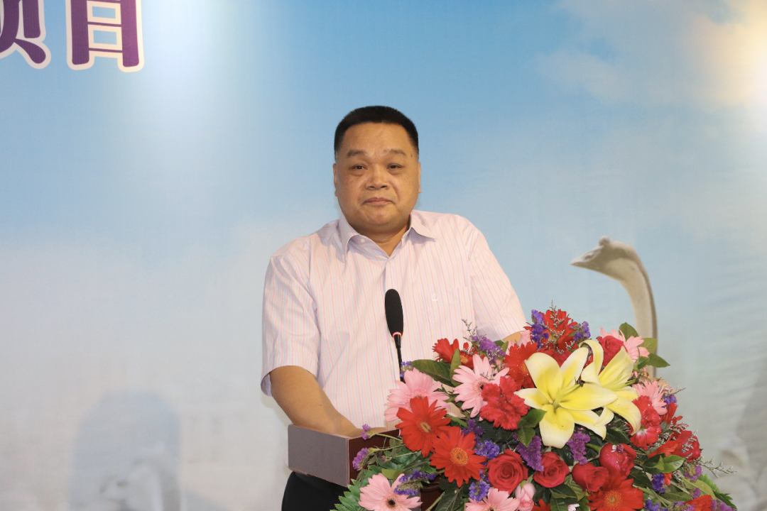 汇鹅晟公司董事梁新强表示,汇鹅晟公司将秉持投资家乡,建设家乡,发展