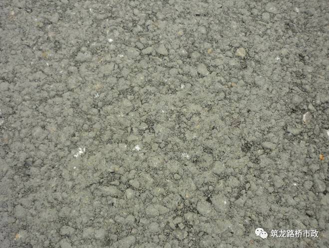 水泥稳定碎石基层精细化施工管理