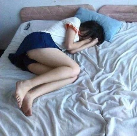 酒醒后在朋友圈看到自己裸照？？？场面一度失控……