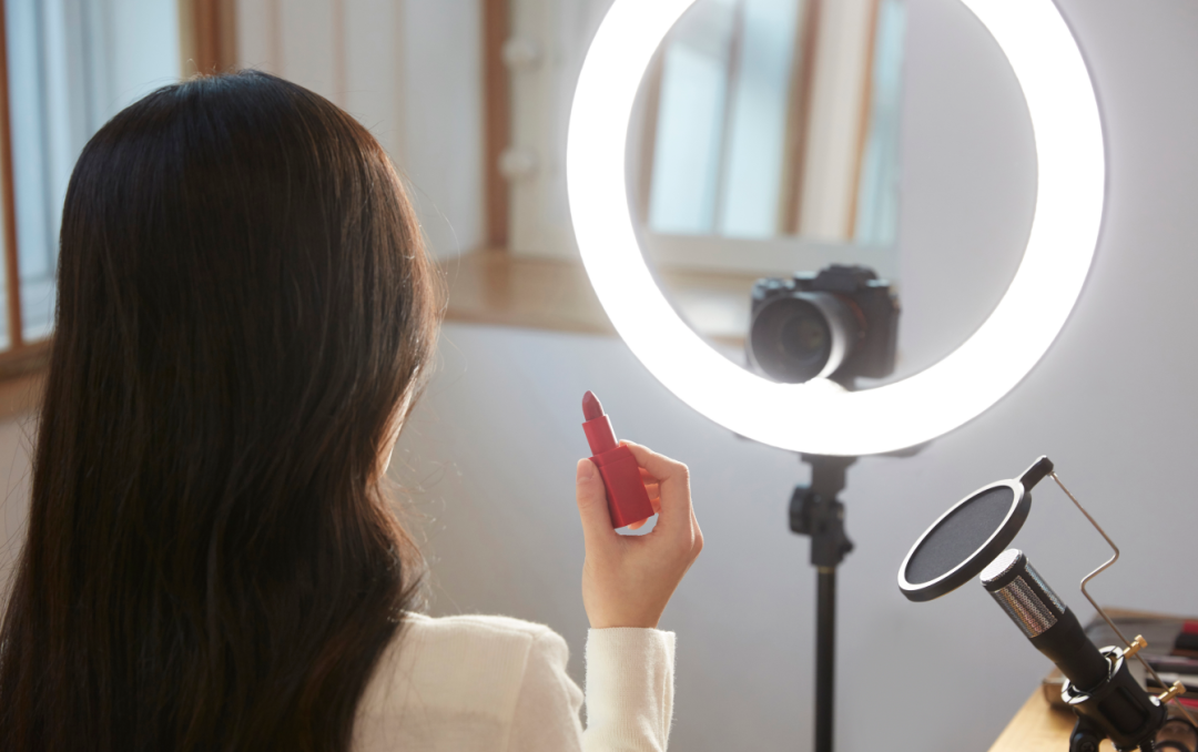 超模中除了啥是男的？现场直播红包的故事情节要曾自言(图8)