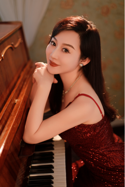 曲作者：刘佳照片.png
