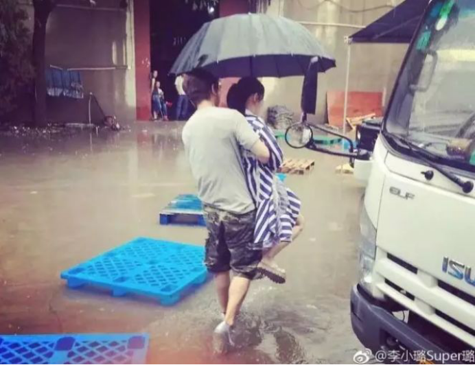 杨幂VS李小璐：“少女心”的皮和魂（组图） - 21