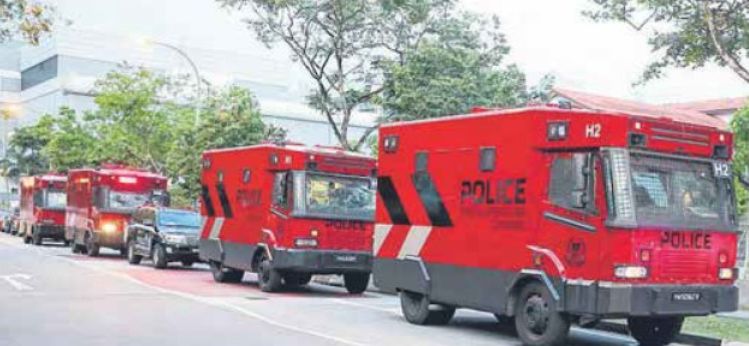 震惊：新加坡突发大暴动，15辆警车出动！！！-热点新加坡