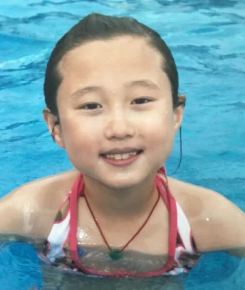 成龙女儿领救济粮被拍！吴绮莉发文句句“字里藏刀”，怒轰加拿大媳妇！（组图） - 5