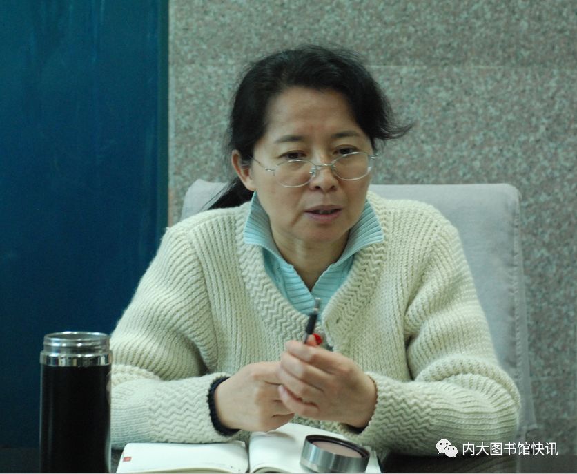 图书与信息技术部副主任,档案馆馆长李华视频速递内蒙古大学图书馆"