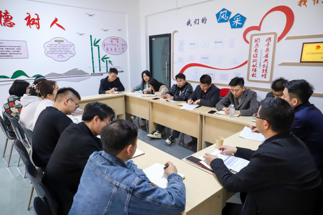 第6期丨我校三树·辅导员工作室开展红色文化育人专题研讨会