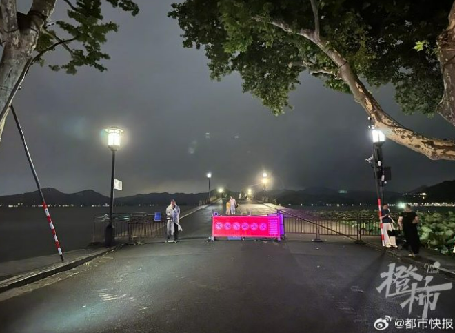 长三角台风致上海航班大量取消备降 国庆春节机票特价洼地盘点