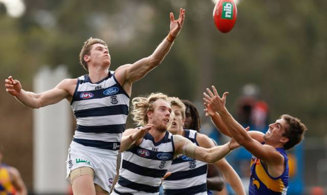 观看激情澳式足球比赛,让你的留学生活更aussie!