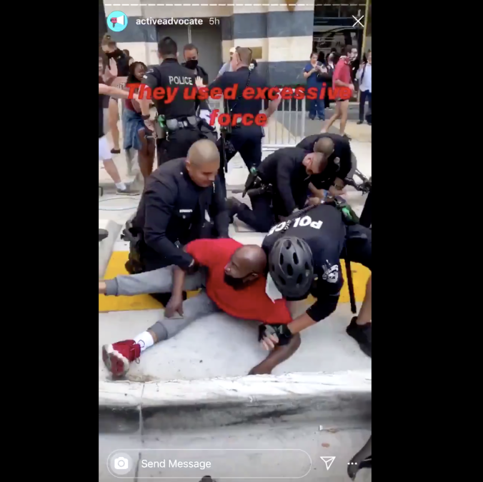 洛杉矶警察将一名黑人拽下并摔坏轮椅！“别xx碰他！” 之后迎来惊天反转？（视频/组图） - 8