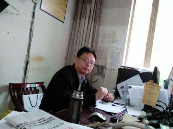 清华优秀毕业生，跑去当物业保安，当梦想与现实发生激烈碰撞时，你会怎么选？