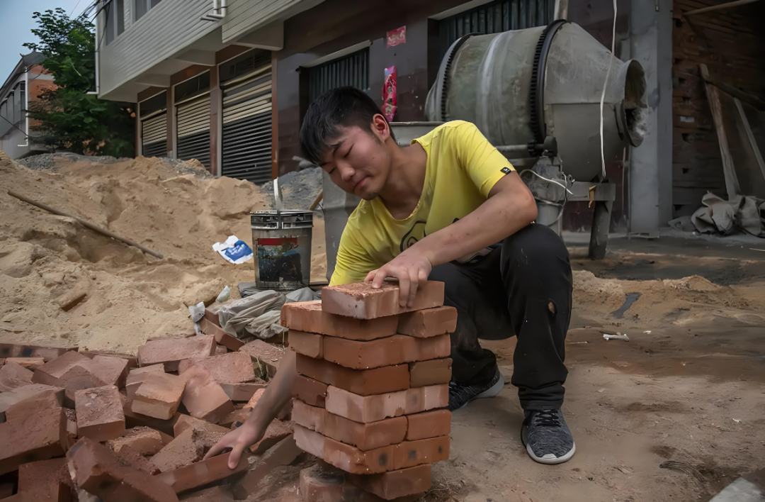 00后的孩子不能吃苦？凌晨工厂门口堵满大学生，你又怎么说？