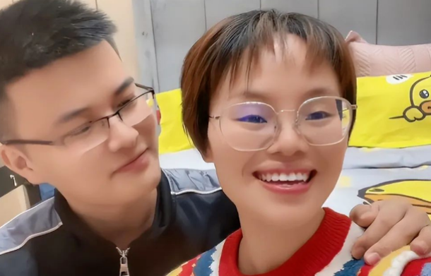 网红夫妻疯狂掘金：彩虹夫妇日赚400万，全款4300万提别墅