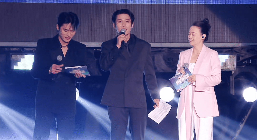 1年纳税4.5个亿，每月发工资5000万，疯狂小杨哥的吸金帝国！