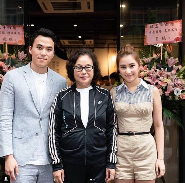 赌王27岁儿子的未婚妻被爆怀孕他的双胞胎姐姐是最美赌王千金