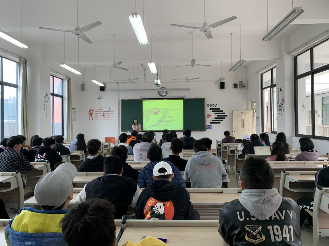 川科鼎利（互联网+）学院全方位创新服务 扎实推进毕业生实习就业(图1)