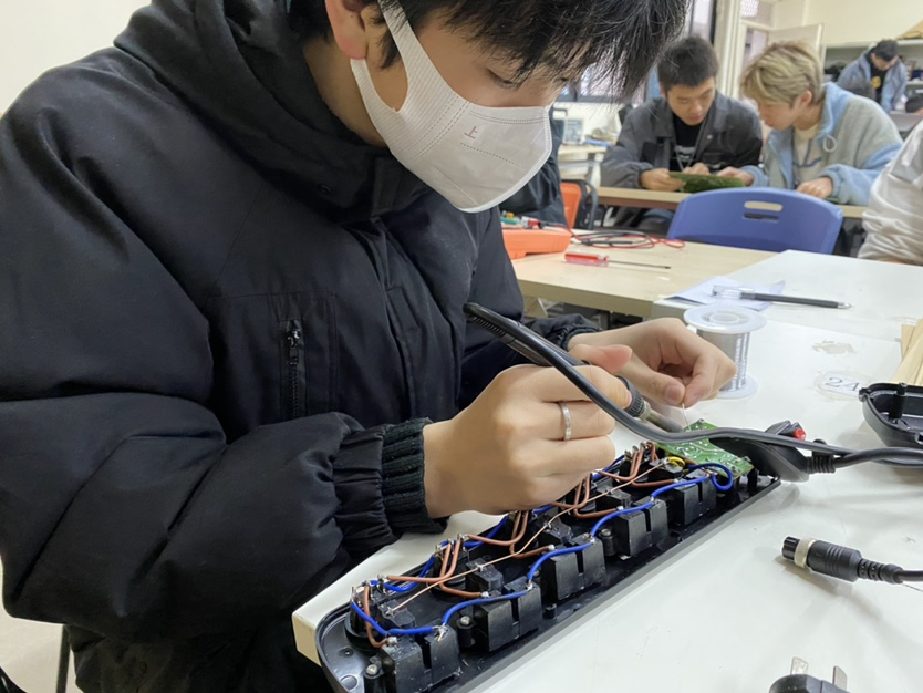 捷报 | 我院学子在首届川渝大学生“数智”作品设计应用技能大赛暨第七届四川省大学生智能硬件设计应用大赛中喜获佳绩(图2)