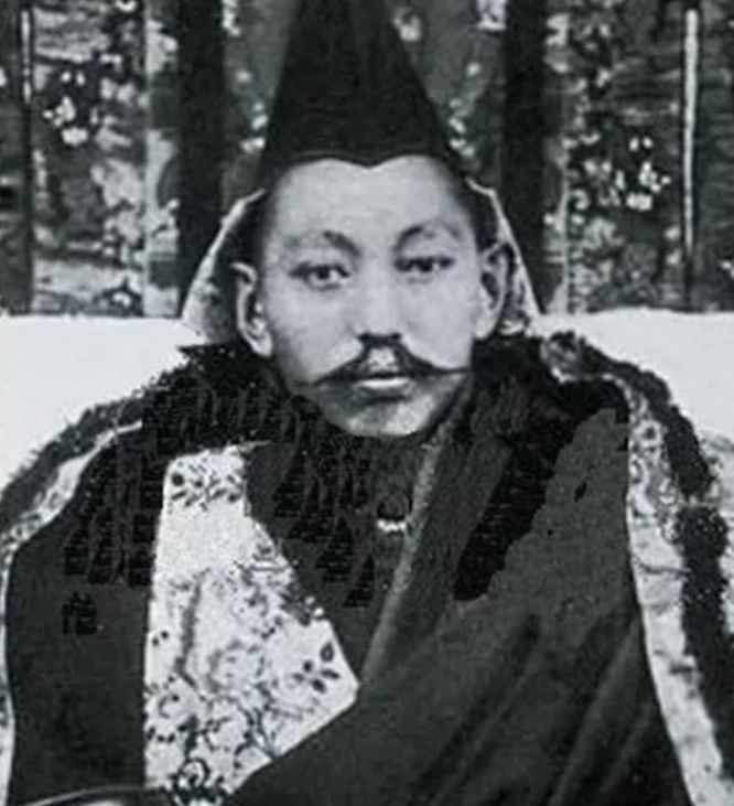 「藏民」心中的「太陽」達賴和「月亮」班禪，之間的矛盾，揭露了這樣的真相！ 歷史 第3張
