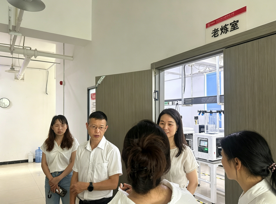 湖南省工信行业事务中心联合省仪器仪表行业协会莅临开谱仪器调研指导