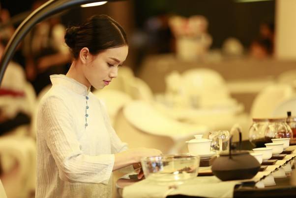 喝茶的女人有多美？妥妥迷倒你！