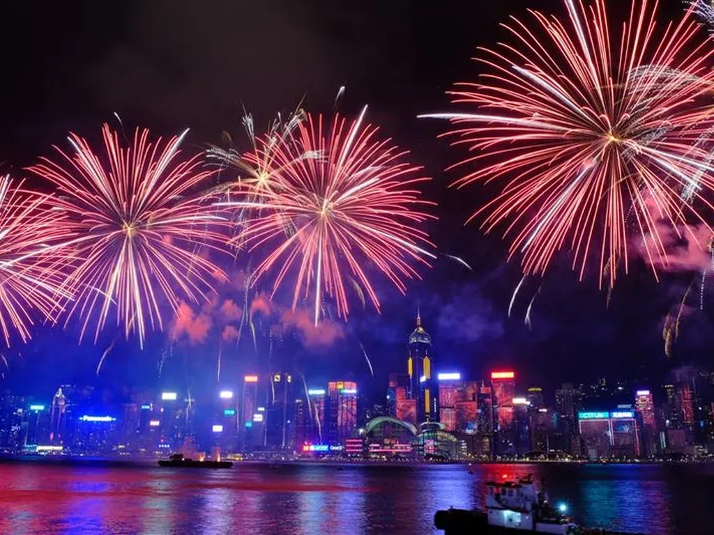 国庆中秋13天长假香港大坑舞火龙攻略 境外上网卡5折起流量包优惠