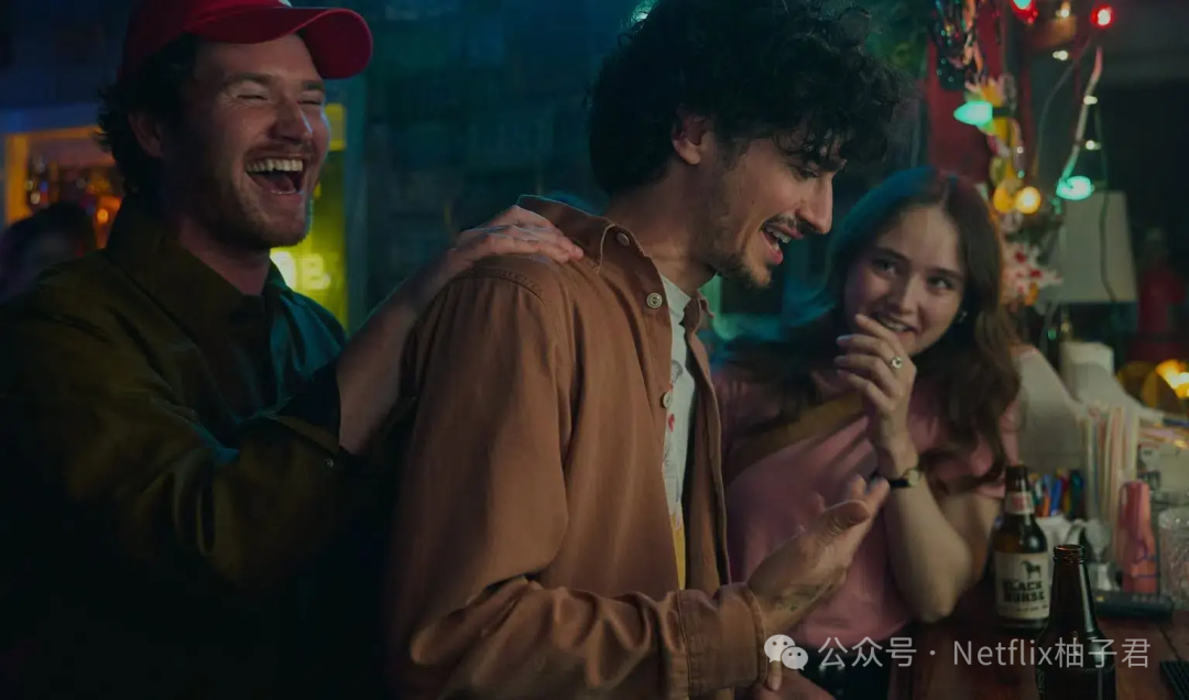 Netflix又出爆款！2026最生猛的深海怪獸劇《暗潮之下》，全6集一次放出