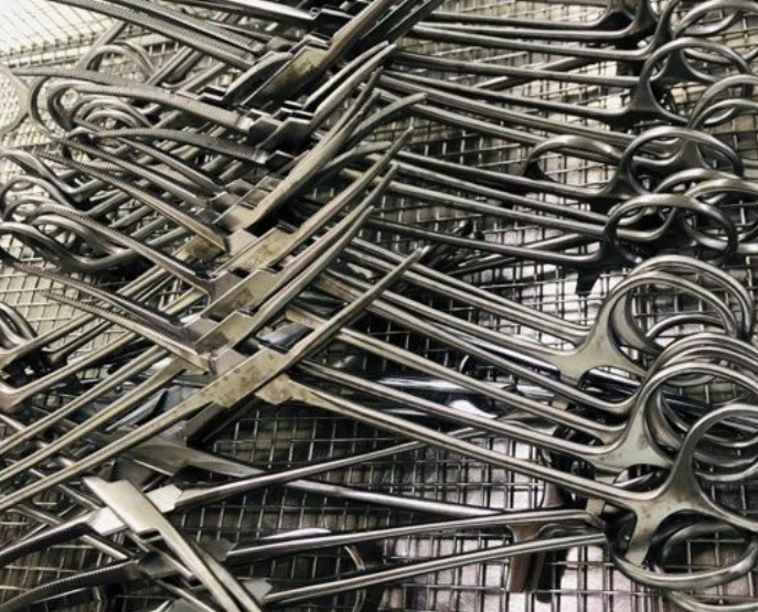 手术工具怎么消毒手术器械拿下去，消毒供应中心为什么不给灭菌？_https://www.jmylbn.com_新闻资讯_第2张