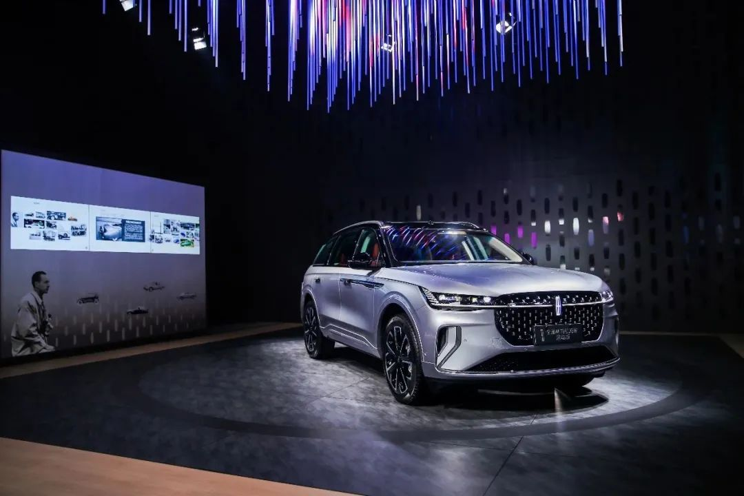 强混豪华车天花板，综合续航1129公里，林肯航海家混动版“杀疯了”！