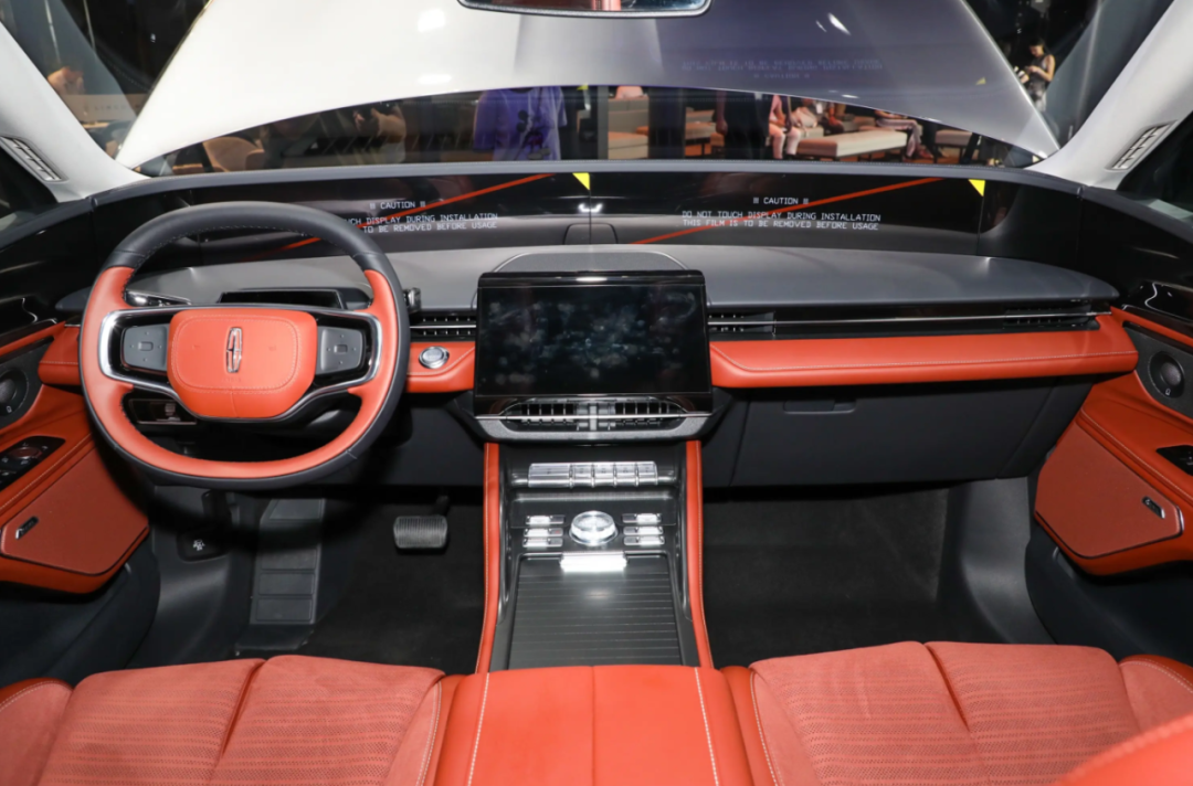 林肯发布新航海家混动版，将“大客厅”搬入车展！