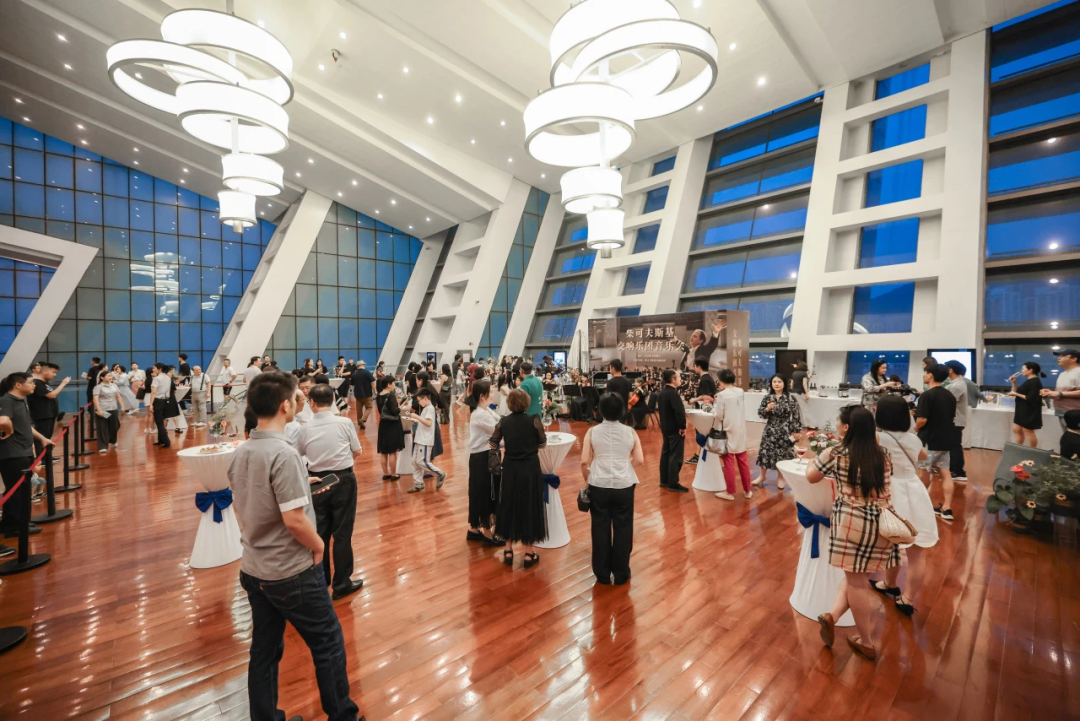 新文投新征程｜重庆大剧院15周年庆开启看剧“交友局”