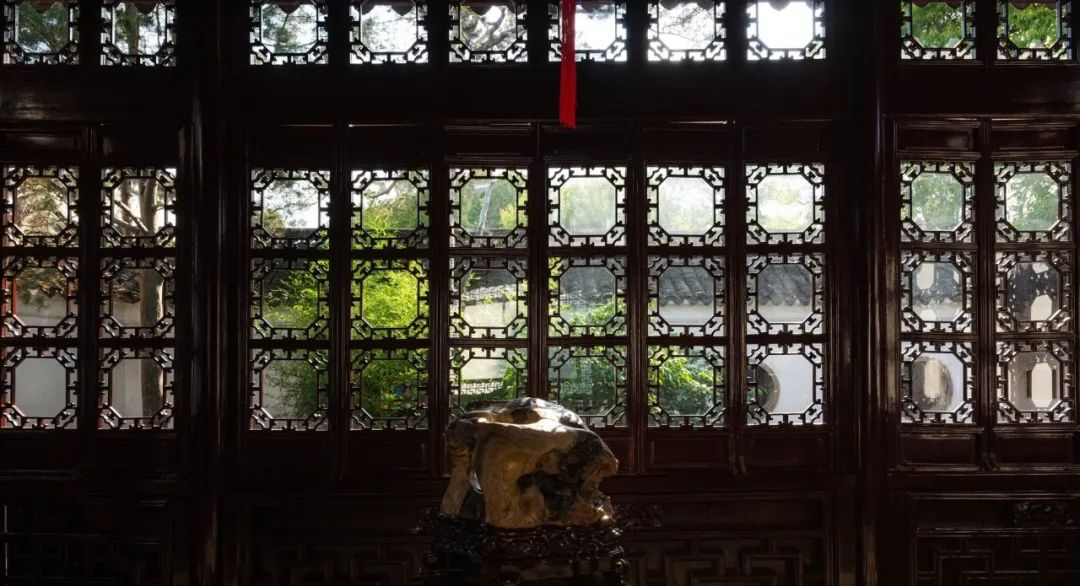 诗心画眼探寻苏州古典园林木窗的匠心和工艺