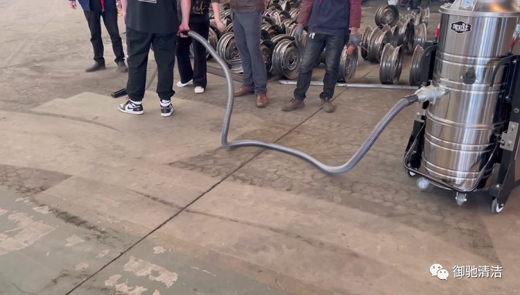 江蘇某激光公司選擇御衛仕駕駛式掃地機DS5