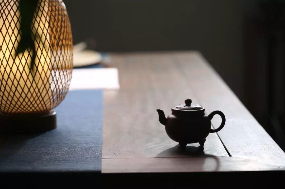 人生若遇茶，重要的是拿起，放下