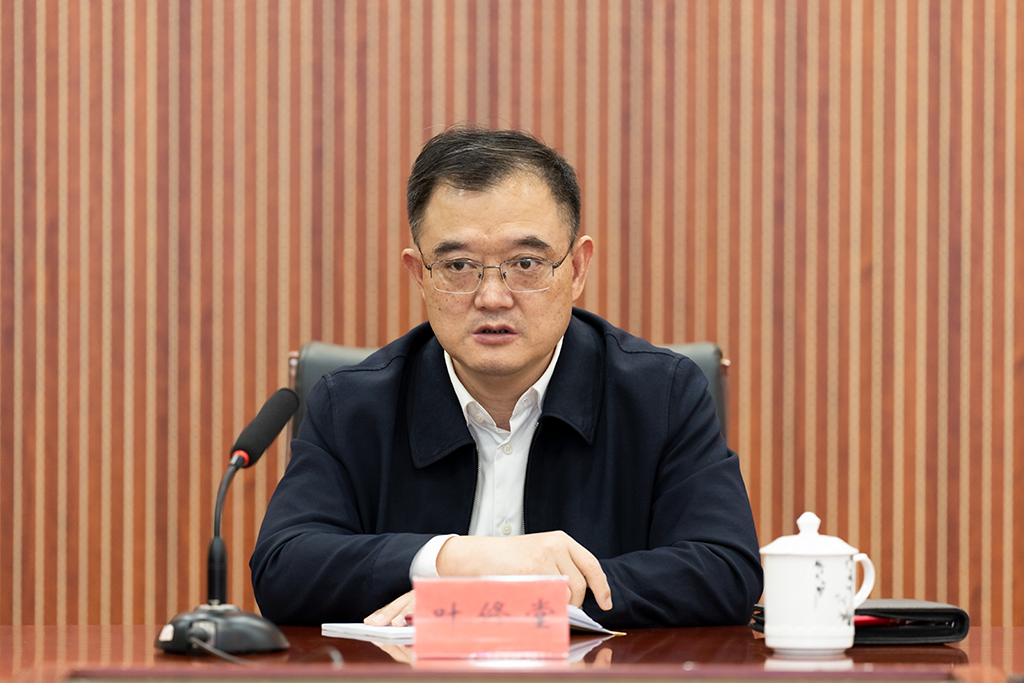 叶修堂主持召开全区疫情防控调度会