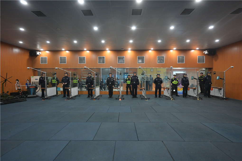 25米精度射击获奖人员第一名郎鹏飞   第二名马祥飞第三名何伟平   第