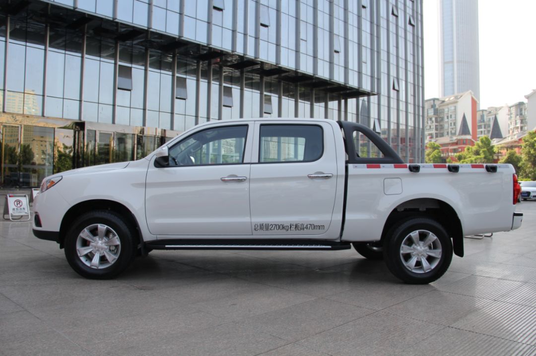 热销50000的皮卡有何不同?帅铃t6全能驾驶评测