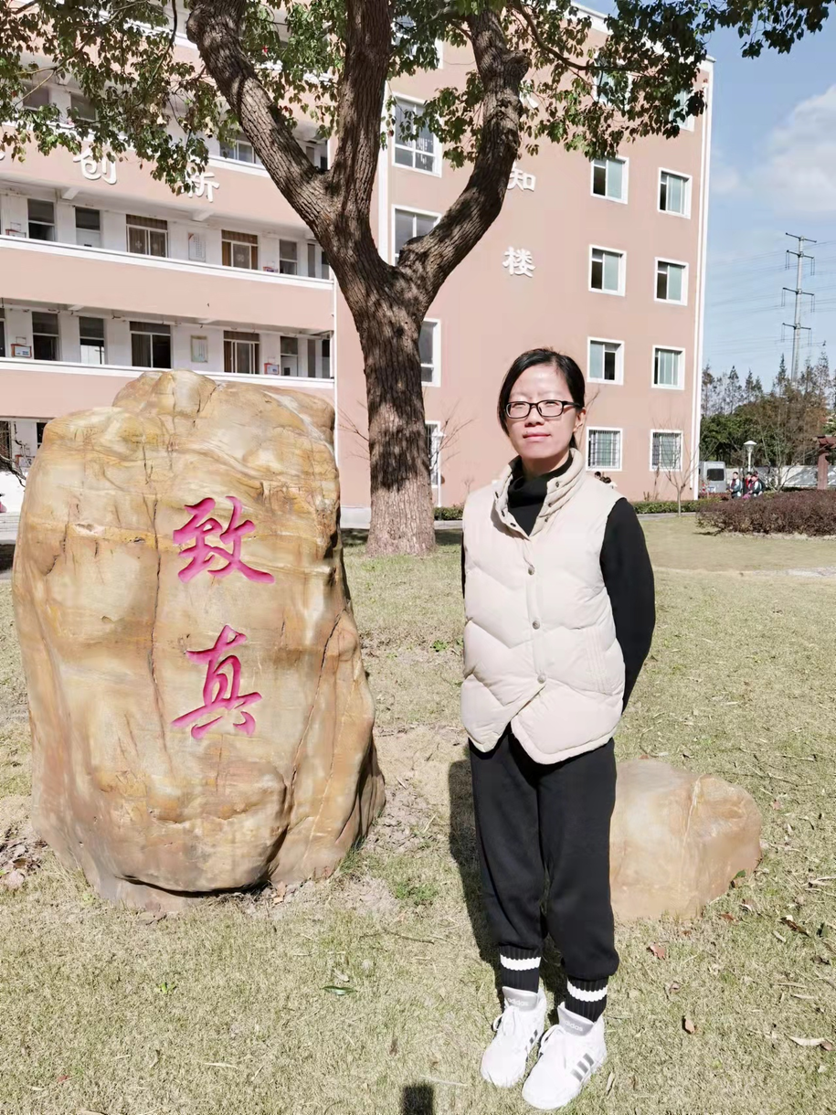 泗塘中学教师黄倩怡也觉得这样的上课模式,跨越了时间与空间的局限