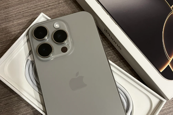 卧槽，2025机皇集体大跳水：五款“神仙价”旗舰手机