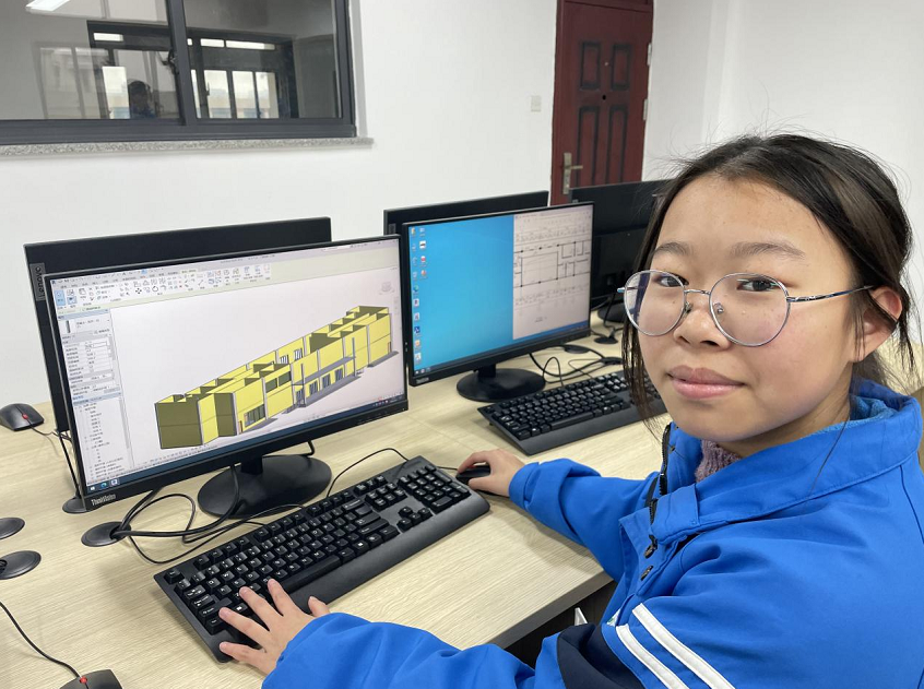 牛乔司职高两位学子荣获国家级奖学金