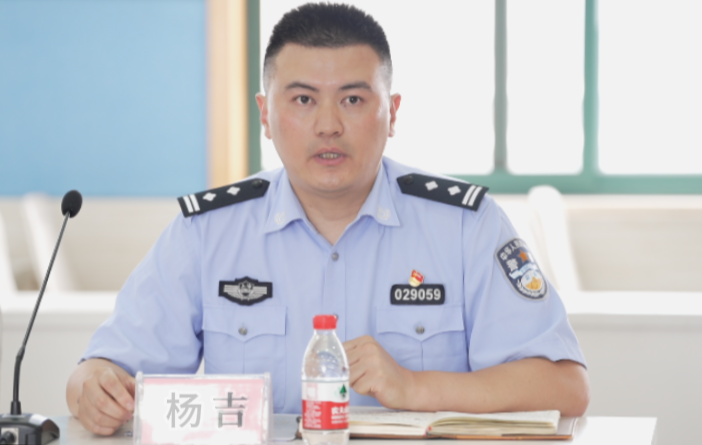 教科书式劝残障人士的民警找到了