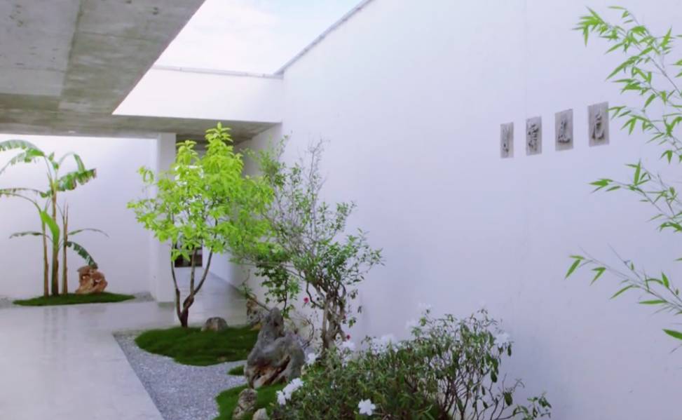 你还在北上广拼1套房,他却跑到大理造了9个院丨分享