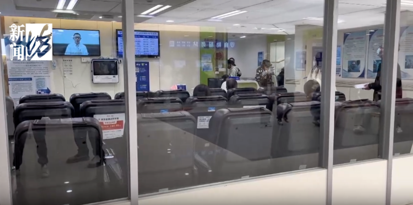 享受？难受？三甲医院摆放170个共享按摩椅 网友：占用空间，还有隐患