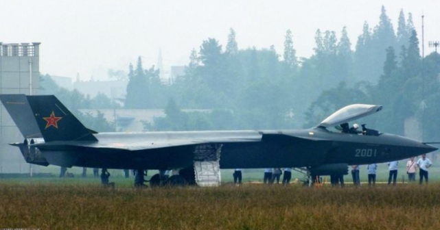 歼20技术有多难？一块玻璃20年造不出，中国攻克只用2年的图4