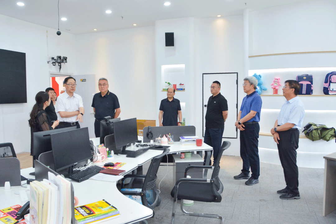 新闻速递 | 省政府参事室课题组来我院调研