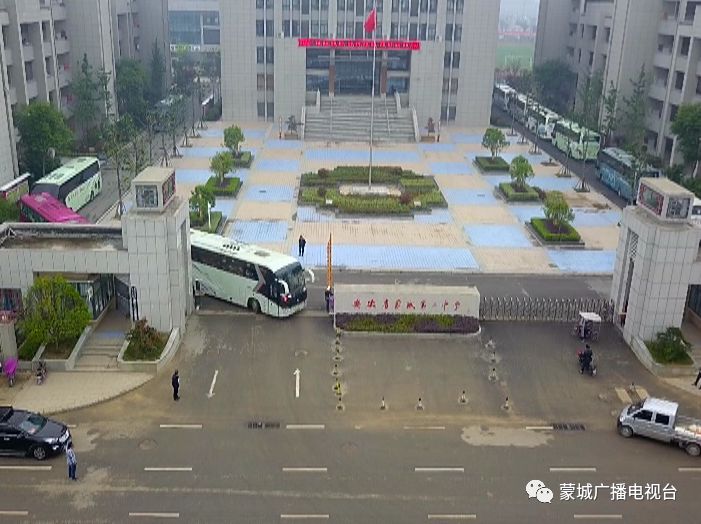 特殊的"出征"!蒙城二中近900名学生,老师一起去了河南开封.玩嗨啦!