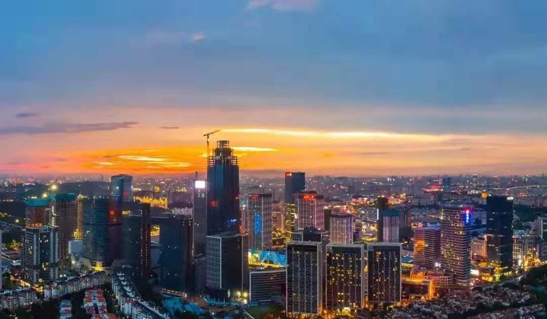 番禺中国铁建花语岭南110㎡~128㎡，即买即办证！